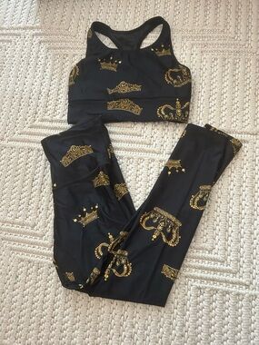 Victoria’s Secret Sport S Black Gold Exercise Bra Legging Set W/ Crown Detail